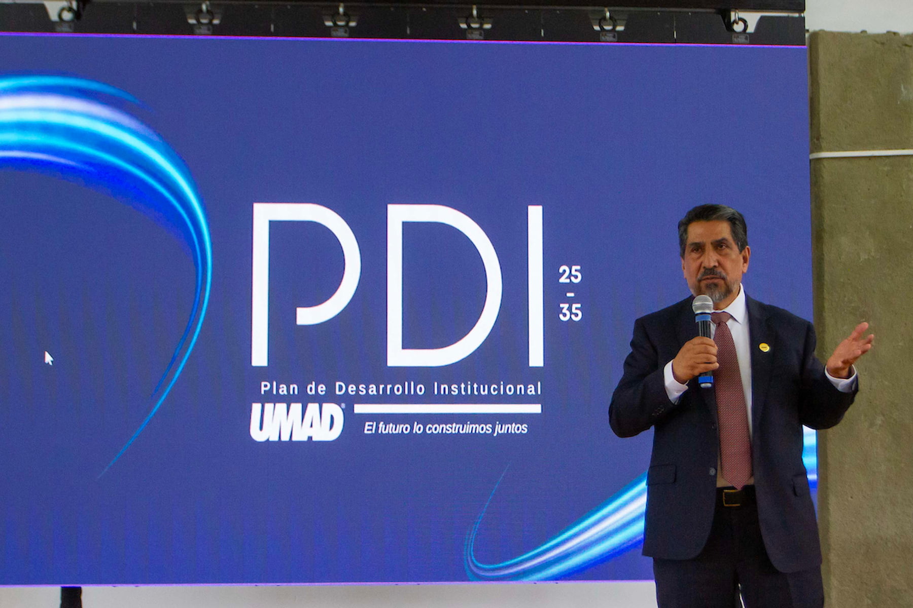 Job César Romero Reyes, Rector del sistema Educativo hablando